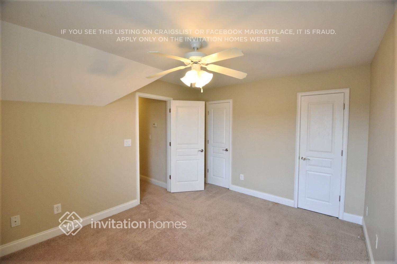 Building Photo - 9207 Golfview Cir