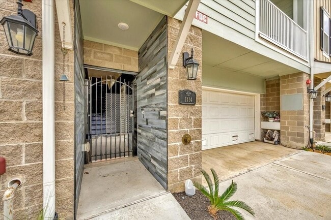 Building Photo - 1414 Veranda Mist