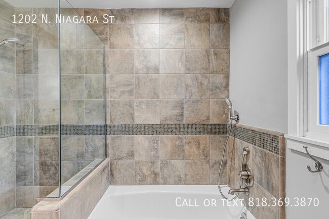 Building Photo - 1202 N Niagara St