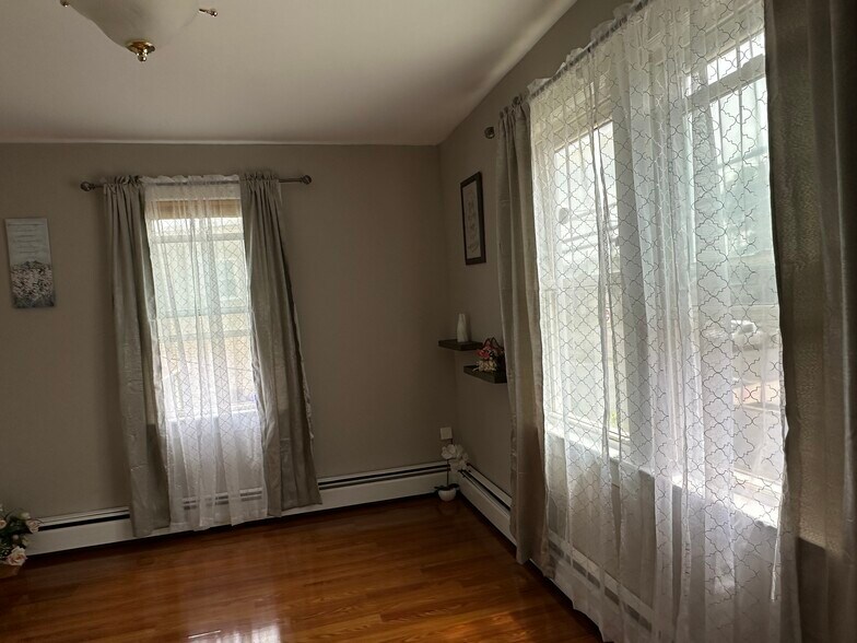 Building Photo - 918 W Camplain Rd