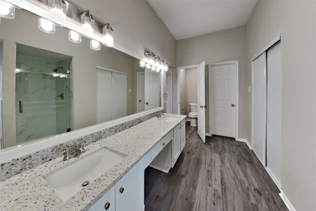 Building Photo - 5511 Pipingwood Dr