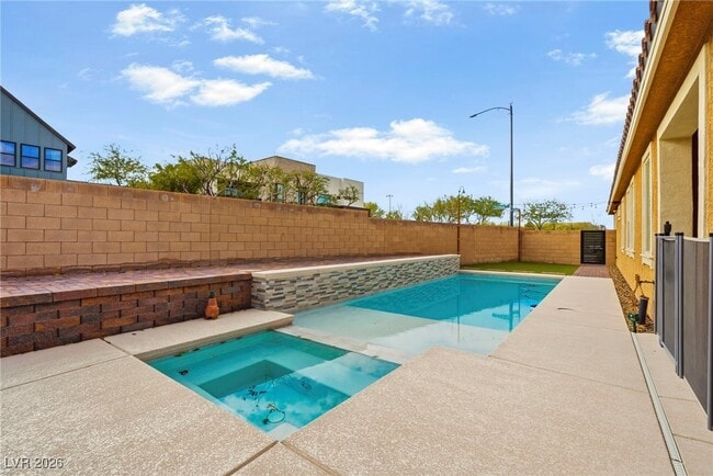 Building Photo - 2198 Trivero St