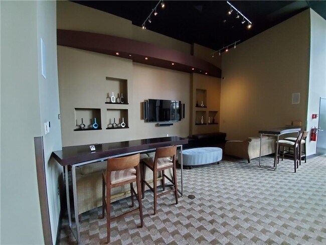 Building Photo - 1080 Peachtree St NE