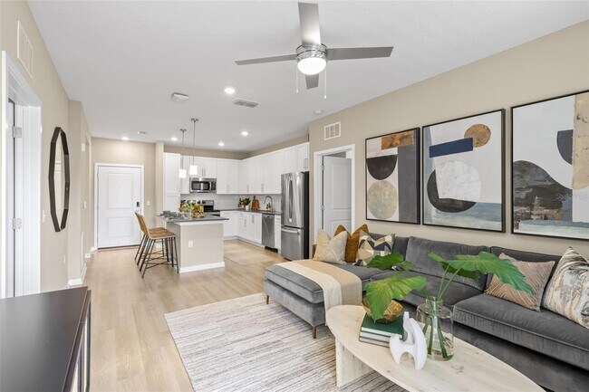 Building Photo - 7210 Interbay Blvd