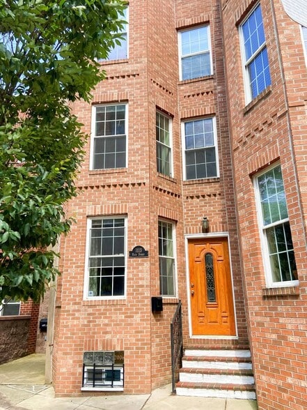 Building Photo - 1113 Race St