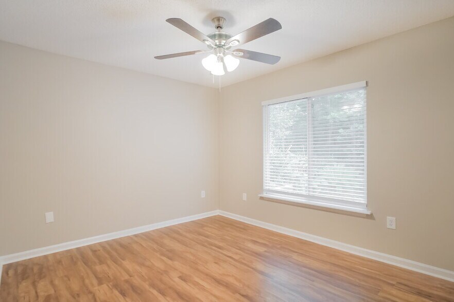 Building Photo - 820 Wynfield Cir