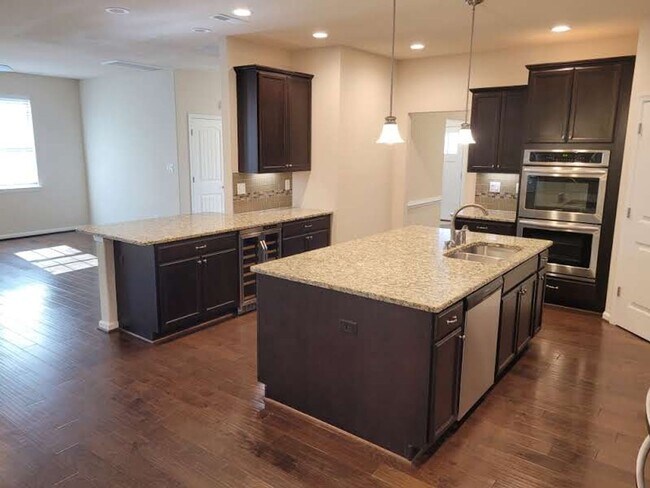 Building Photo - 509 Ackerman Ln