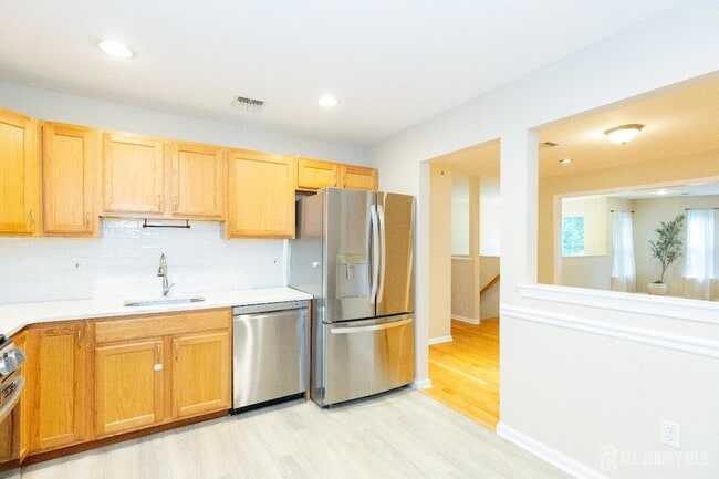 Building Photo - 127 Forest Dr