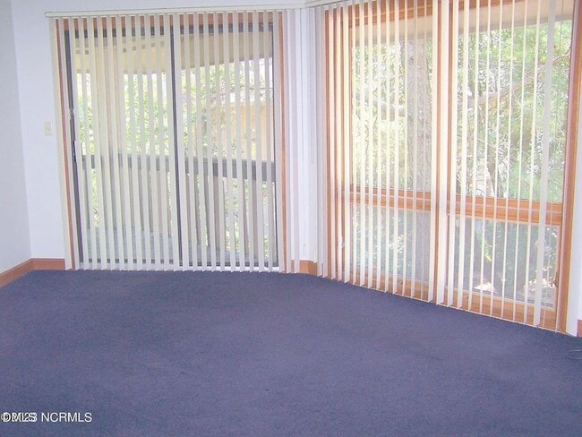 Building Photo - 220 Foxkroft Dr