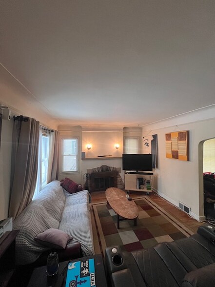 Building Photo - 4536 Park Ave