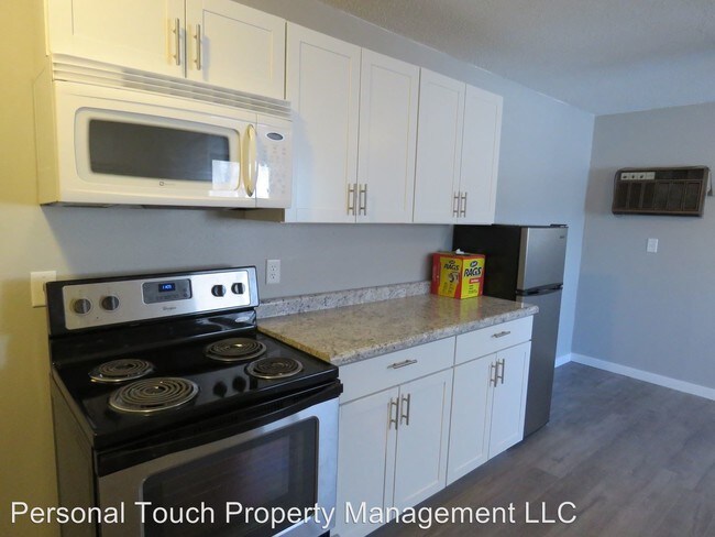 Building Photo - 717 30th St N