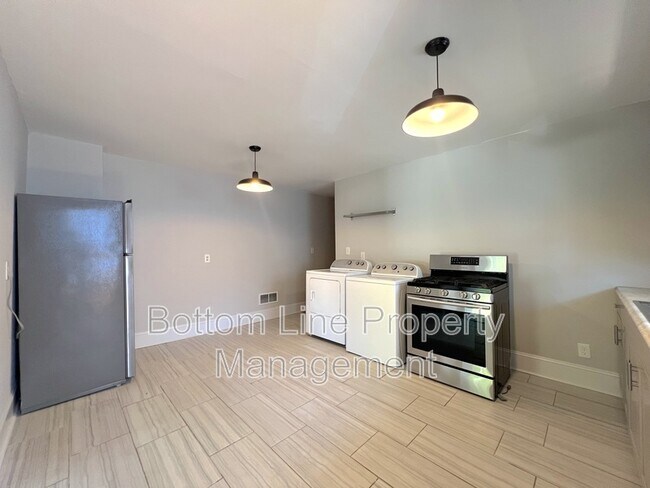 Building Photo - 1943 Wilmore Dr