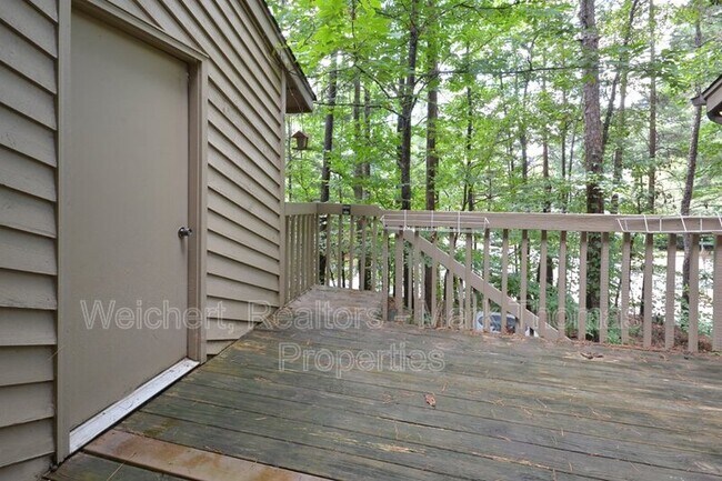 Building Photo - 111 Twisted Oak Pl