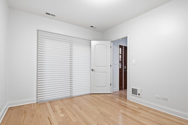 Building Photo - 2340 W Adams St