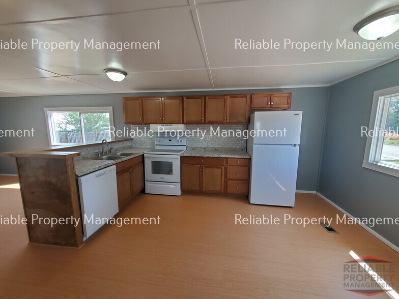 Building Photo - 237 Freeport Ln