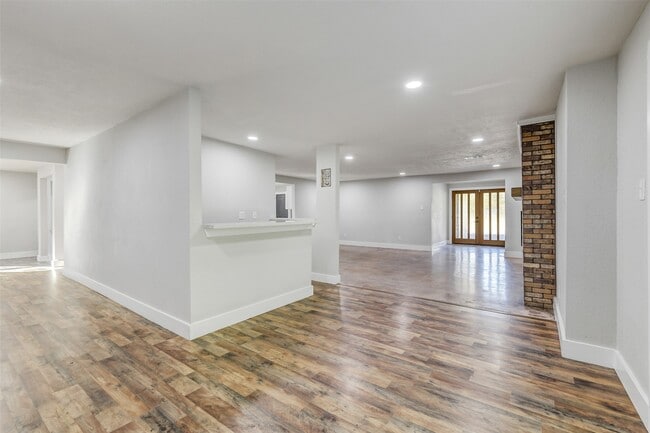 Building Photo - 31423 Reids Prairie Rd
