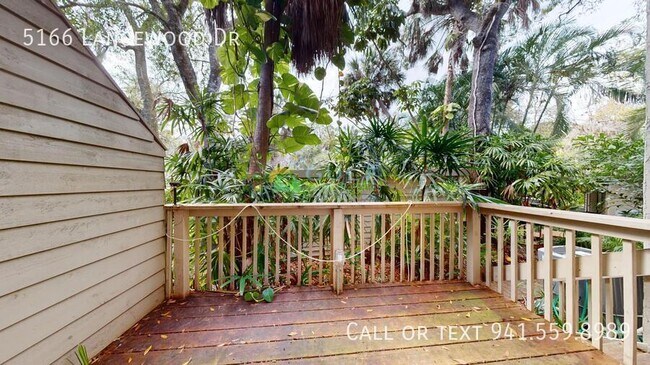 Building Photo - 5166 Lancewood Dr