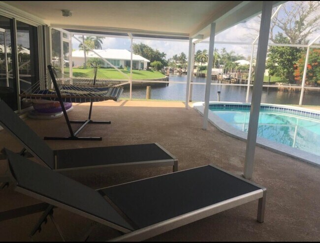 Building Photo - 772 Apple Tree Ln