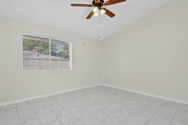 Building Photo - 23223 Naples Dr