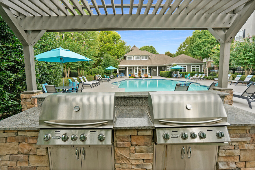 Pool & Patio - Rutherford Glen