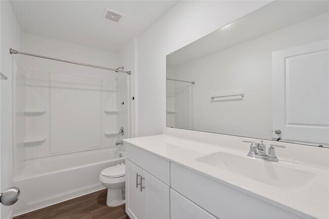 Building Photo - 229 Seven Pnes Dr