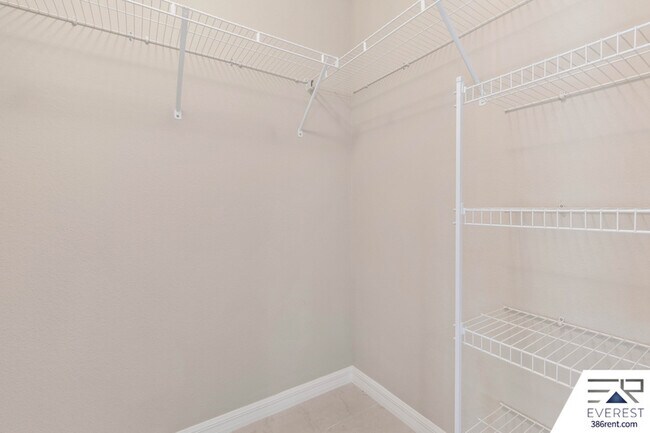 Building Photo - 16 Squanto Pl