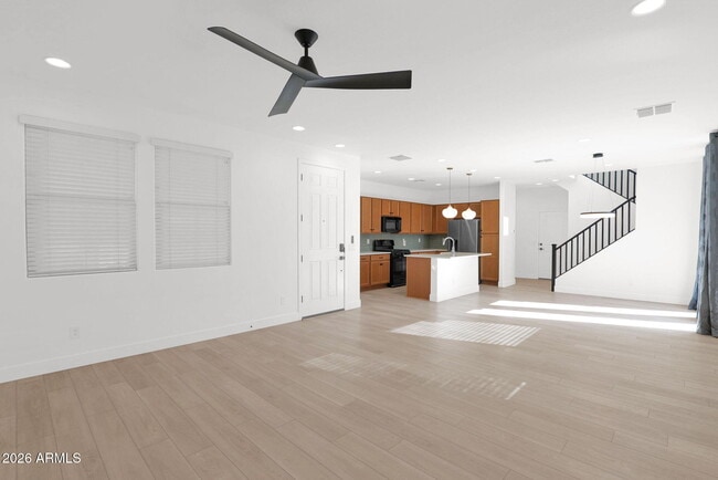 Building Photo - 5819 W Pueblo Ave