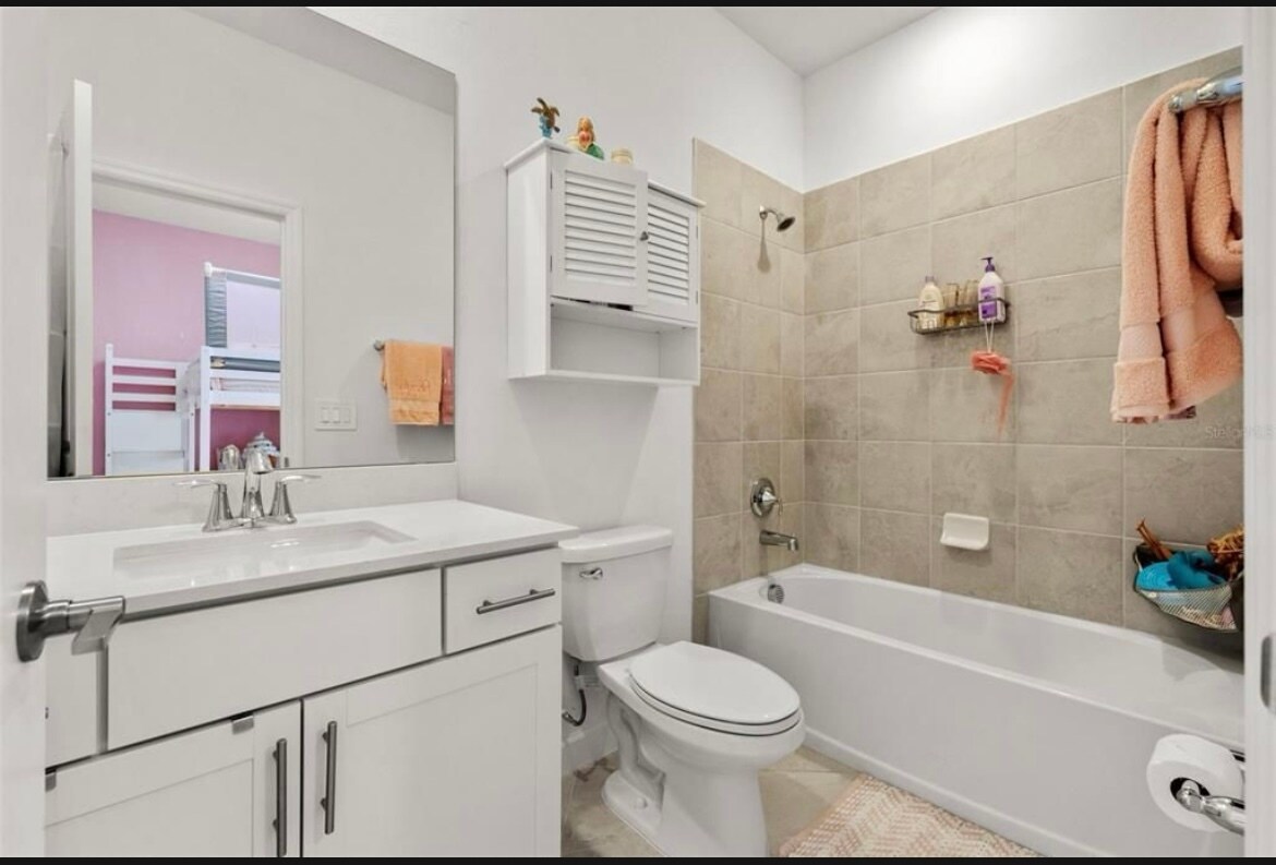Building Photo - 15246 Serene Shores Loop