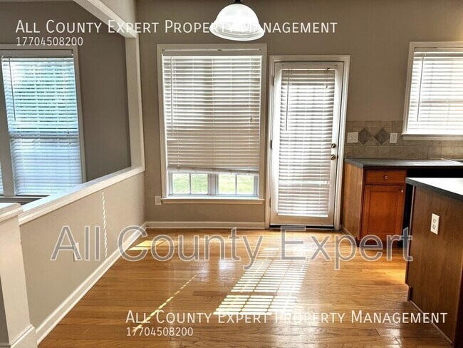 Building Photo - 3670 Fedorite Walk