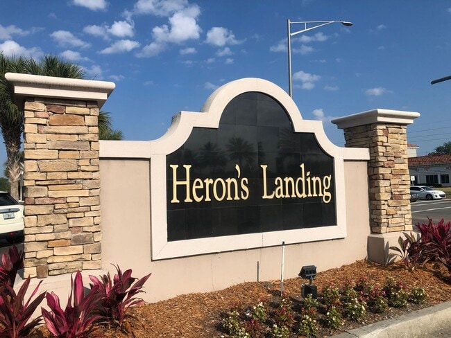 Building Photo - 2 Bed 2 Bath Condo in Gated Community with Balcony Views! Plenty of Amenities, Washer & Dryer and...