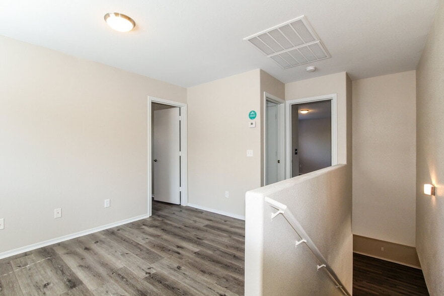 Building Photo - 17037 W Marshall Ln