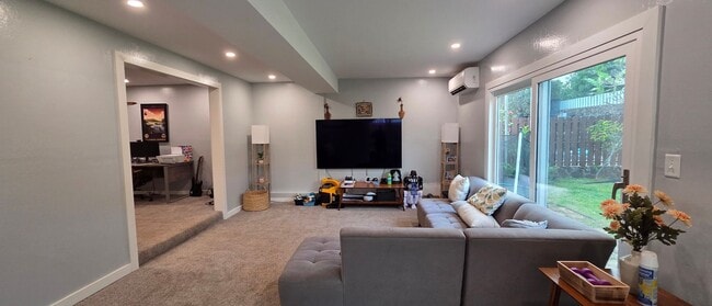 Building Photo - Mililani Town - Modern and spacious Four Bedroom with Bonus Rooms, upper deck and covered lanai. ...