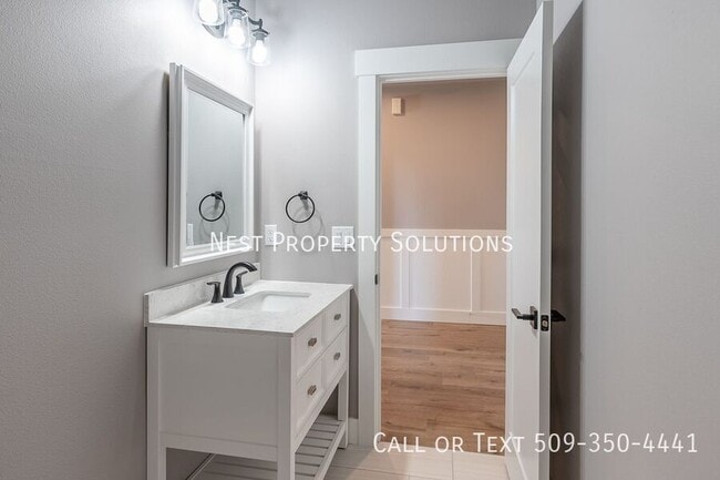 Building Photo - 1315 NE Nanto-A