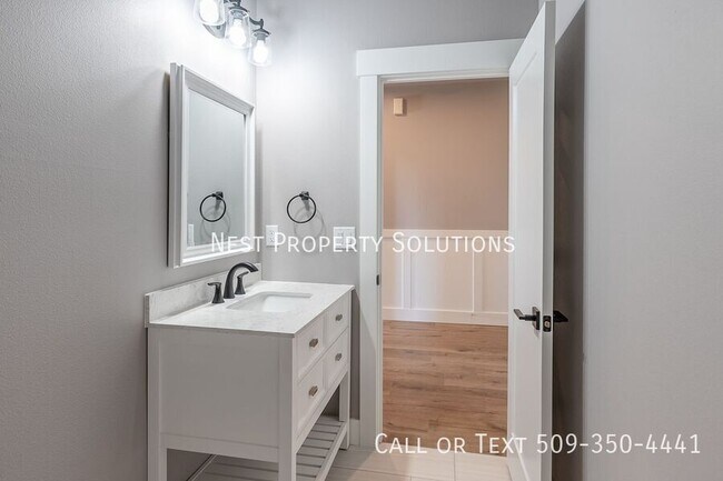 Building Photo - 1331 NE Nanto-A