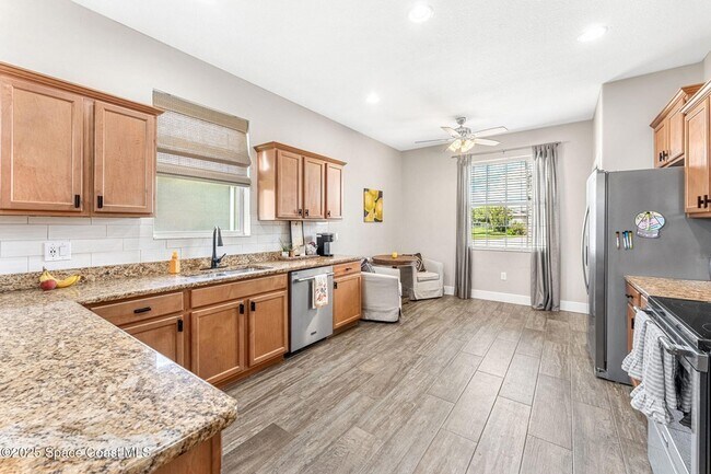 Building Photo - 5724 Trieda Dr