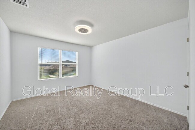 Building Photo - 7139 Quarter Moon