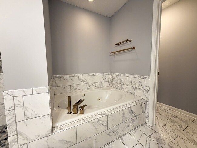 Building Photo - 2018 Tranquil Ln