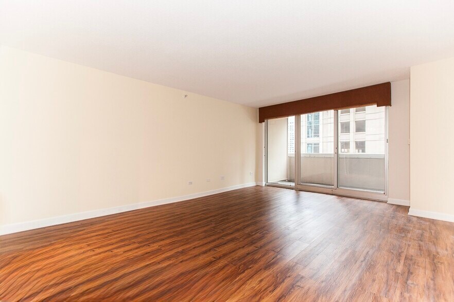 Building Photo - 545 N Dearborn St