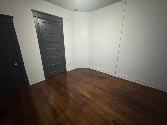 Building Photo - 102 Kentucky-