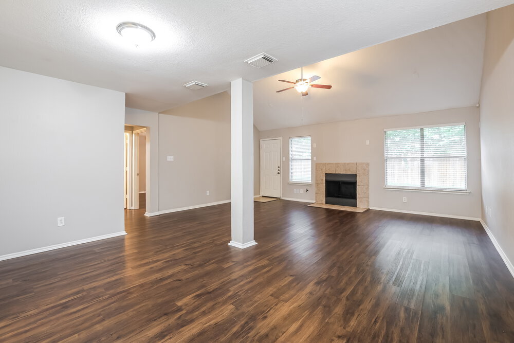 Building Photo - 6030 NW Creek Cir