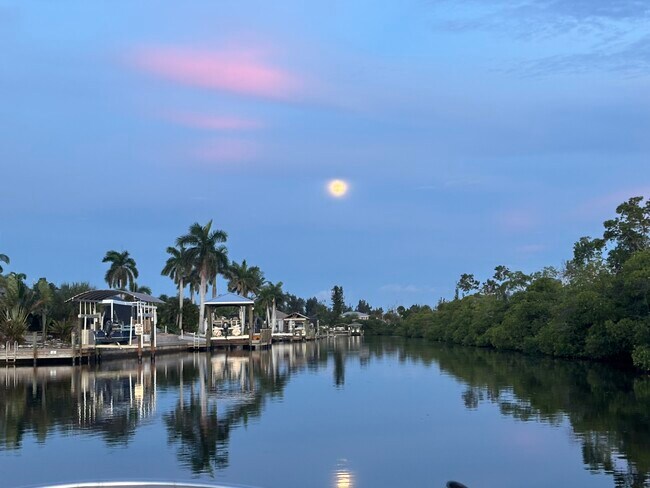 Building Photo - 12221 Boat Shell Dr