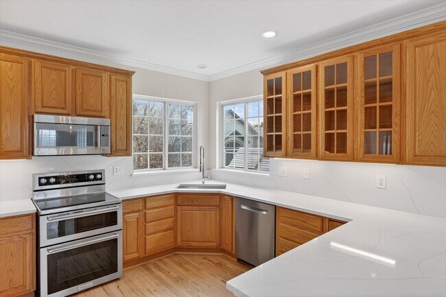 Building Photo - Stunning 5-BD 4-BA Outlook Home with Flatirons Views & Finished Basement