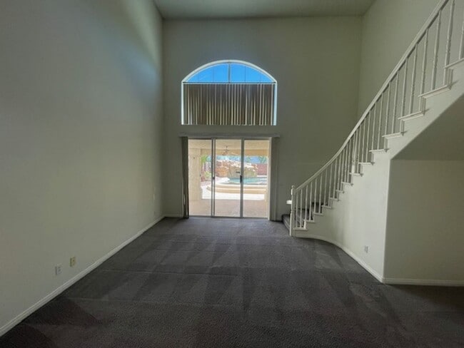 Building Photo - FANTASTIC SPACIOUS HOME LOCATED IN GATED C...