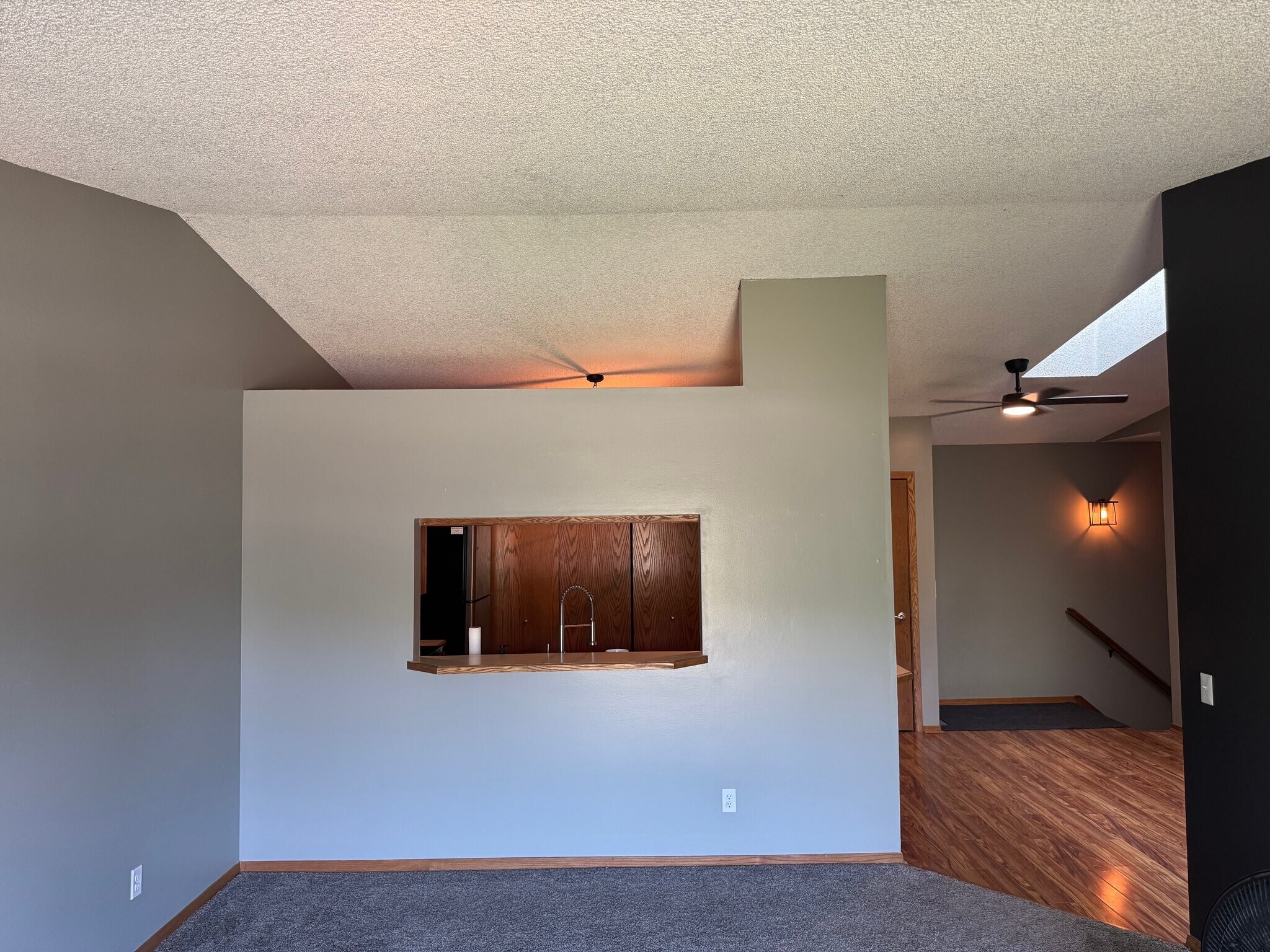 Building Photo - 11139 Edgewood Cir N