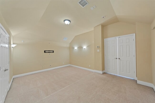 Building Photo - 6529 Abrams Dr