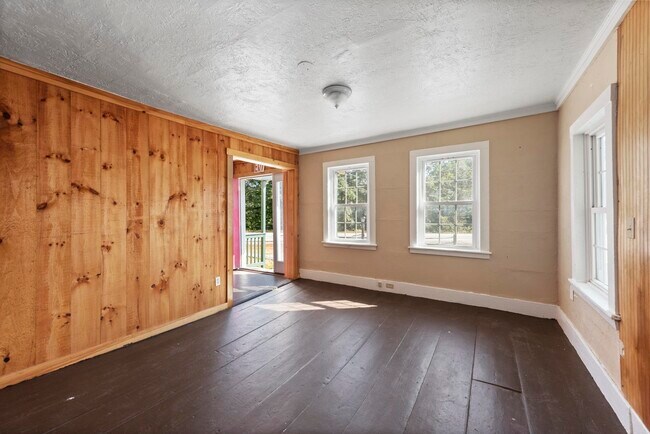 Building Photo - 935 Rumney Rte 25