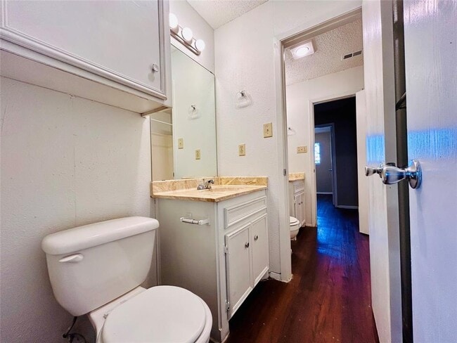 Building Photo - 1502 No Mor Cove