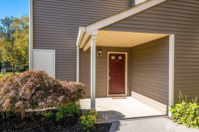 Building Photo - 23 Lear Ct