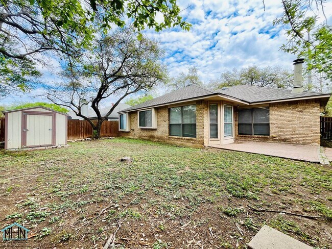 Building Photo - Charming 3-bedroom, 2-bath home near SeaWorld and Lackland AFB!