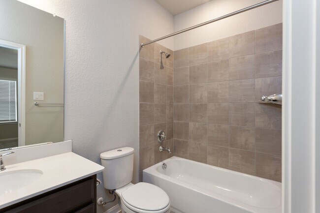 Building Photo - 6915 Lebec Dr